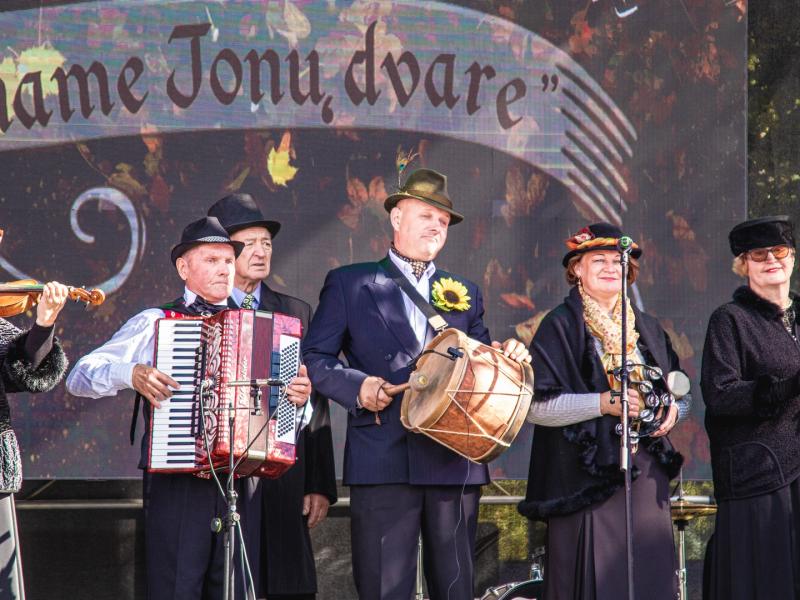 Rudens šventė „SENAME JONŲ DVARE"
