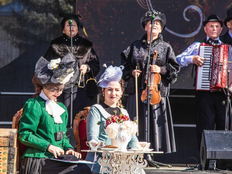 Rudens šventė „SENAME JONŲ DVARE"