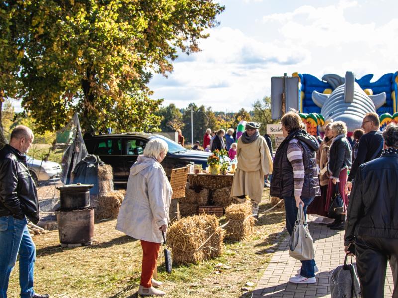 Rudens šventė „SENAME JONŲ DVARE"
