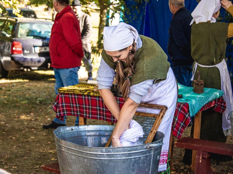 Rudens šventė „SENAME JONŲ DVARE"