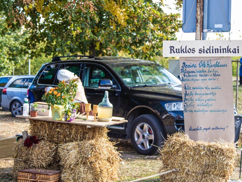 Rudens šventė „SENAME JONŲ DVARE"