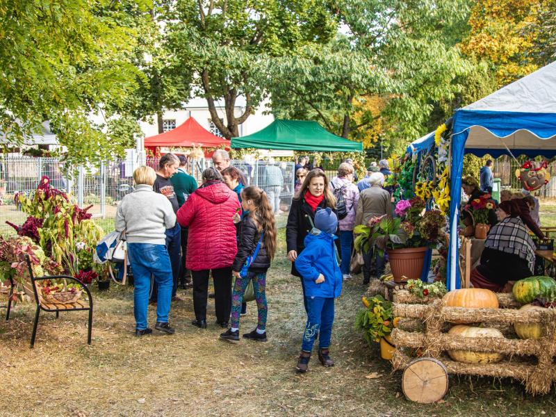 Rudens šventė „SENAME JONŲ DVARE"