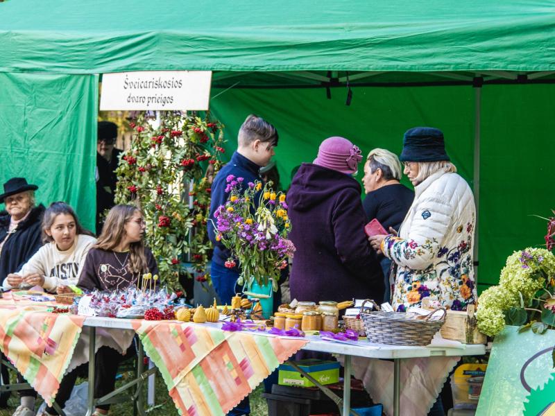 Rudens šventė „SENAME JONŲ DVARE"