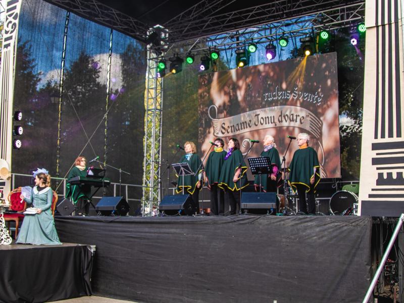 Rudens šventė „SENAME JONŲ DVARE"