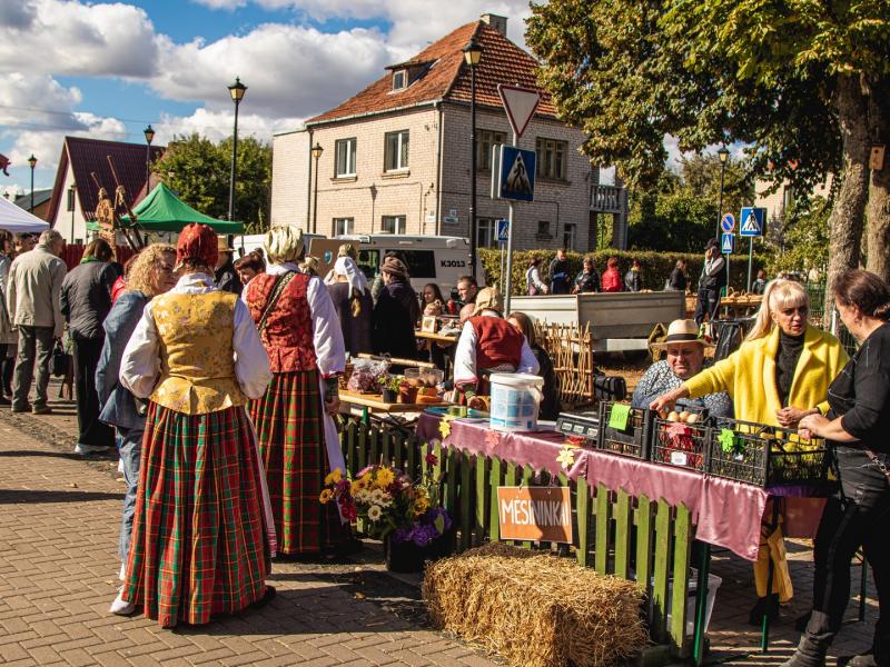 Rudens šventė „SENAME JONŲ DVARE"