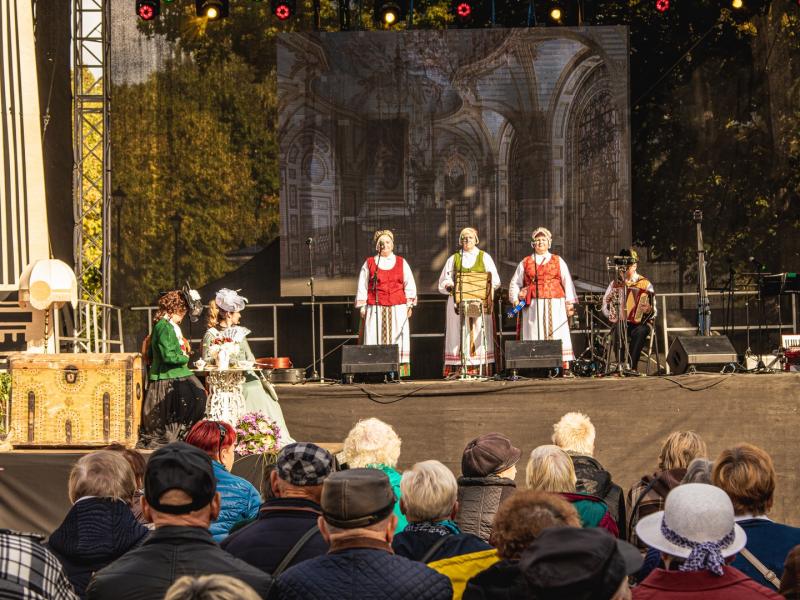 Rudens šventė „SENAME JONŲ DVARE"