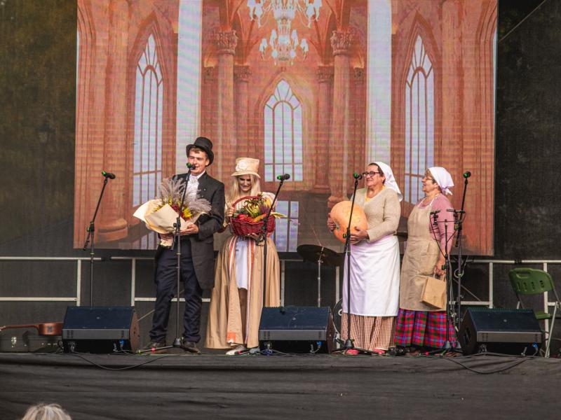 Rudens šventė „SENAME JONŲ DVARE"