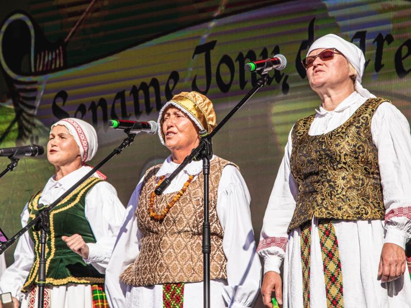 Rudens šventė „SENAME JONŲ DVARE"