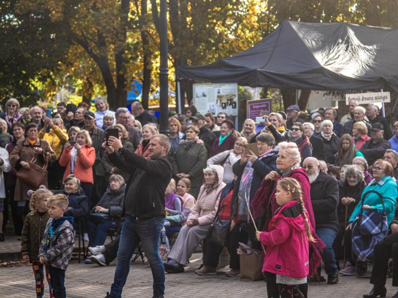 Rudens šventė „SENAME JONŲ DVARE"