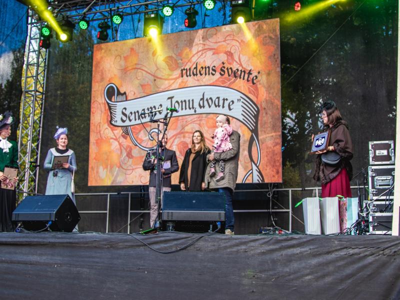 Rudens šventė „SENAME JONŲ DVARE"