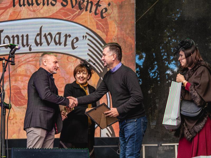 Rudens šventė „SENAME JONŲ DVARE"