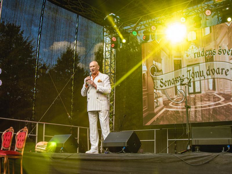 Rudens šventė „SENAME JONŲ DVARE"