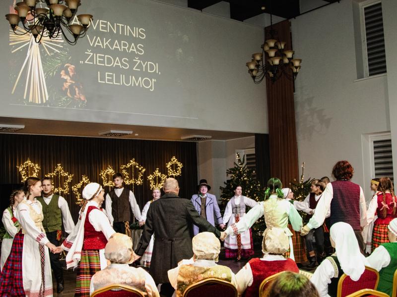  Adventinis vakaras „Žiedas žydi, leliumoj“ 