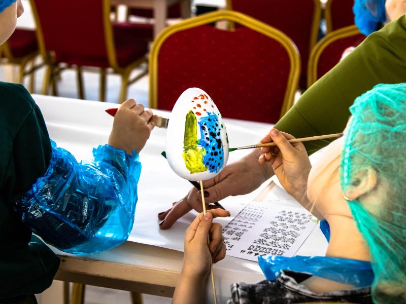 Kiaušinių marginimo dirbtuvės „Zuikių pasakos atgyja raštuose“
