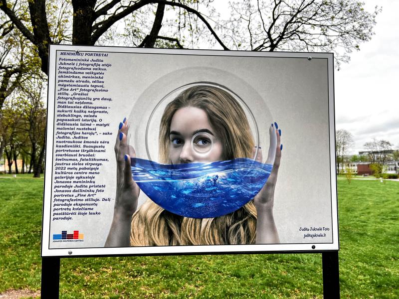 Fotomenininkės Juditos Juknelės meninės fotografijos „Menininkų portretai“ lauko paroda