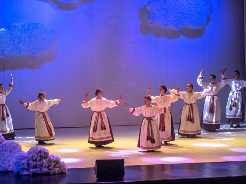 Mamos dienos koncertas „Svajonės, pražydusios stebuklais“