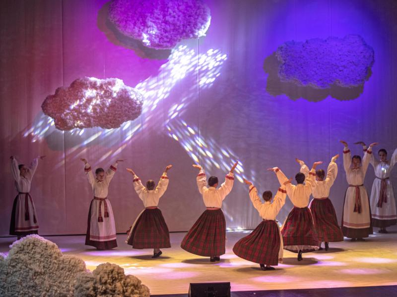 Mamos dienos koncertas „Svajonės, pražydusios stebuklais“