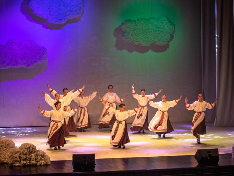 Mamos dienos koncertas „Svajonės, pražydusios stebuklais“