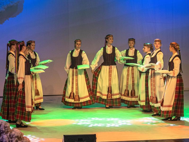 Mamos dienos koncertas „Svajonės, pražydusios stebuklais“