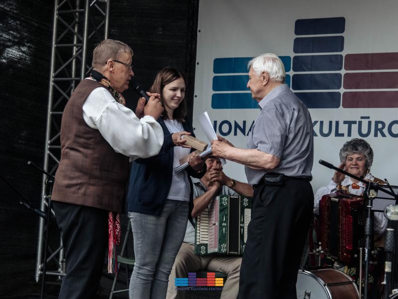 Respublikinėje armonikierių šventėje „Pas Jonus“ 