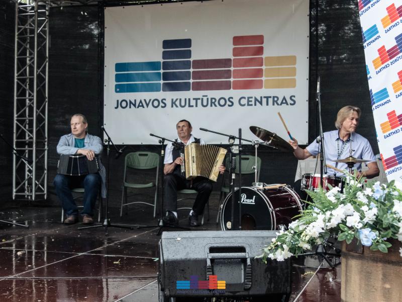 Respublikinėje armonikierių šventėje „Pas Jonus“ 
