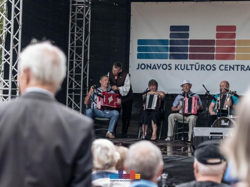 Respublikinėje armonikierių šventėje „Pas Jonus“ 