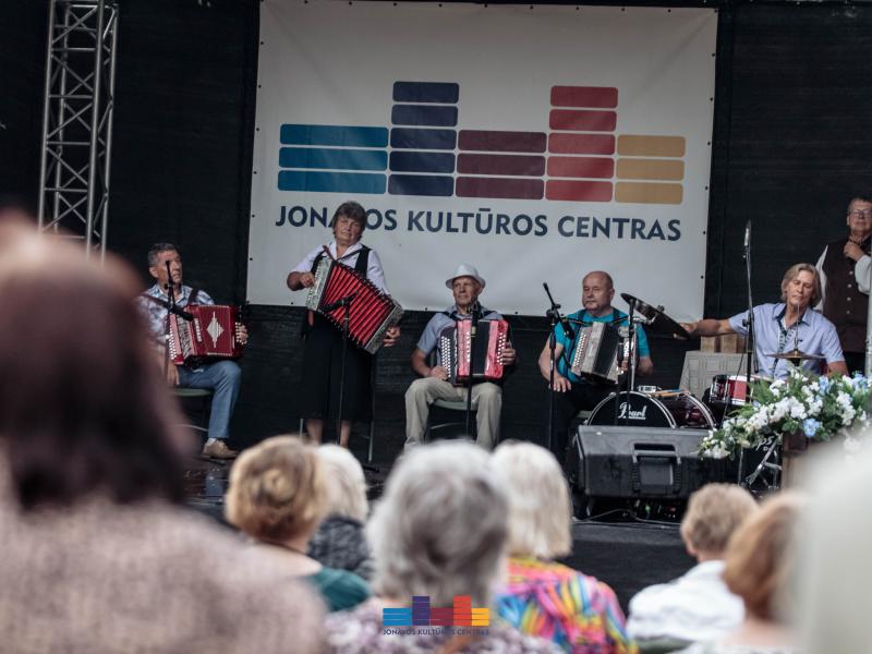 Respublikinėje armonikierių šventėje „Pas Jonus“ 