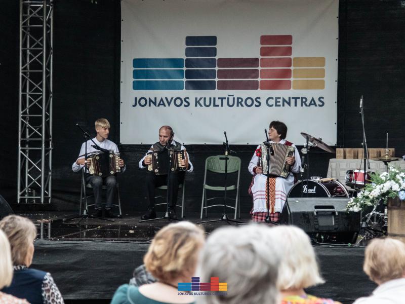 Respublikinėje armonikierių šventėje „Pas Jonus“ 