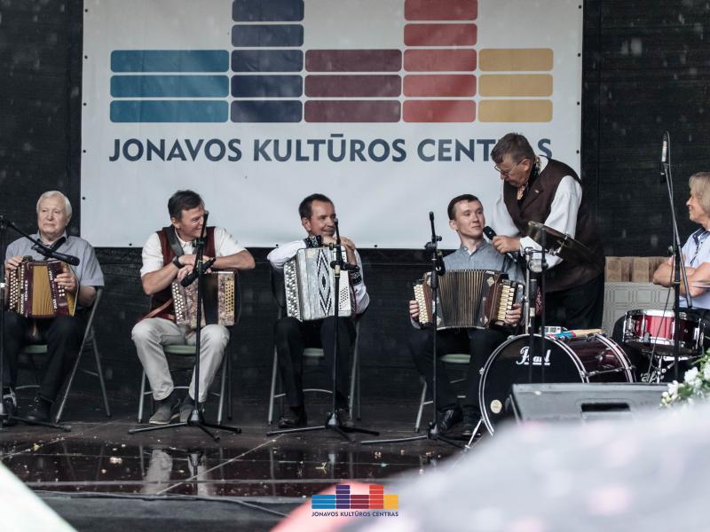 Respublikinėje armonikierių šventėje „Pas Jonus“ 