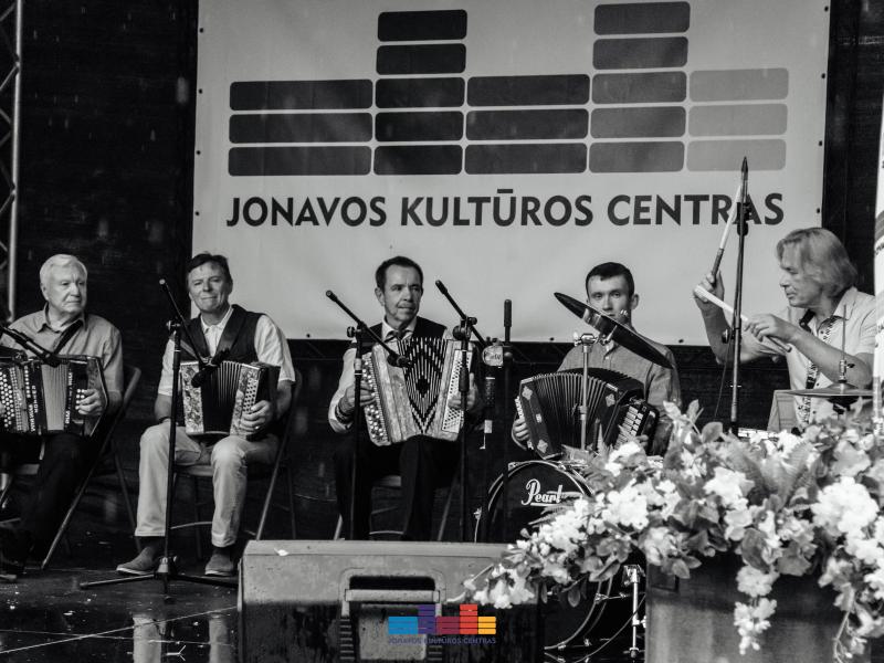 Respublikinėje armonikierių šventėje „Pas Jonus“ 