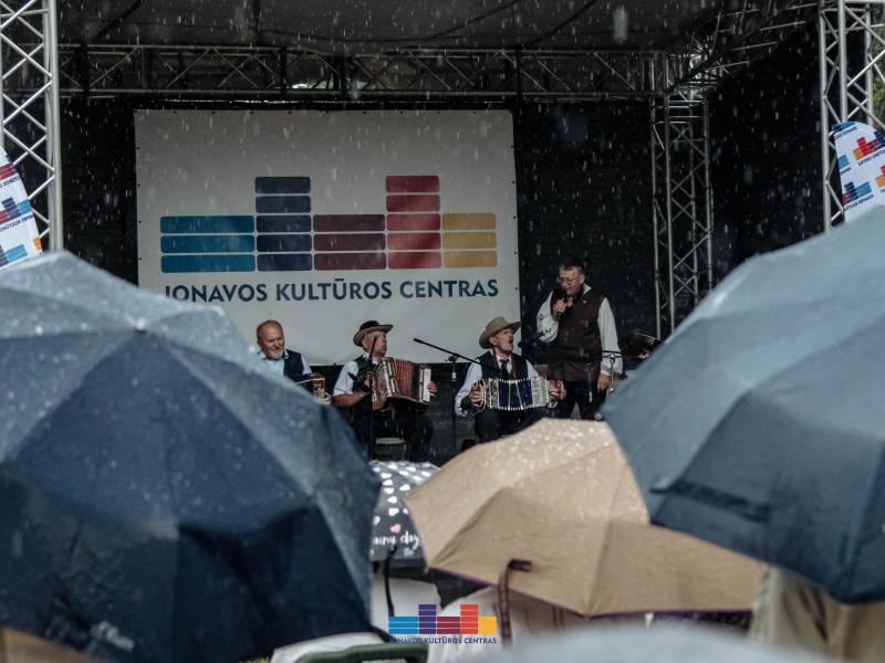 Respublikinėje armonikierių šventėje „Pas Jonus“ 