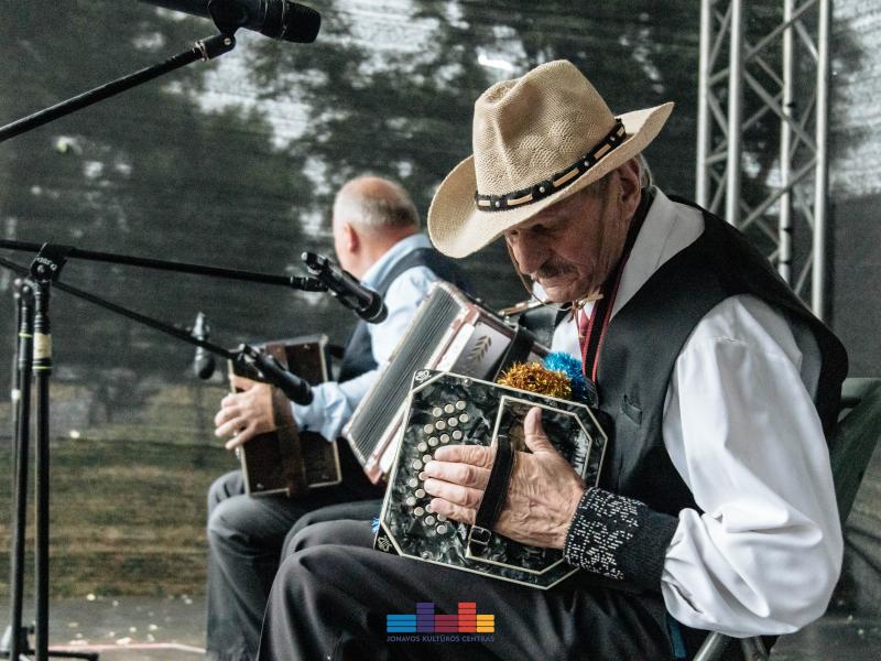 Respublikinėje armonikierių šventėje „Pas Jonus“ 