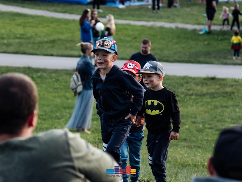 LIETUVOS KARALIAUS MINDAUGO KARŪNAVIMO IR TAUTIŠKOS GIESMĖS DIENA