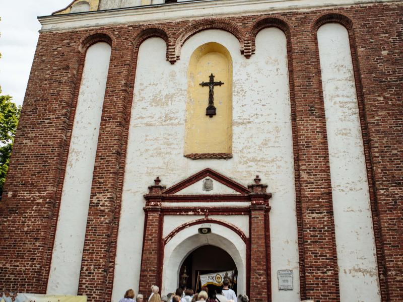 Šv. Onos atlaidų Šv. mišios, Liudo Mikalausko bei Beatos Vingraitės koncertas Skarulių Šv. Onos bažnyčioje 