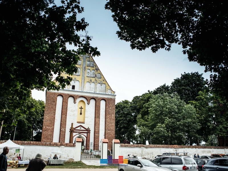 Šv. Onos atlaidų Šv. mišios, Liudo Mikalausko bei Beatos Vingraitės koncertas Skarulių Šv. Onos bažnyčioje 