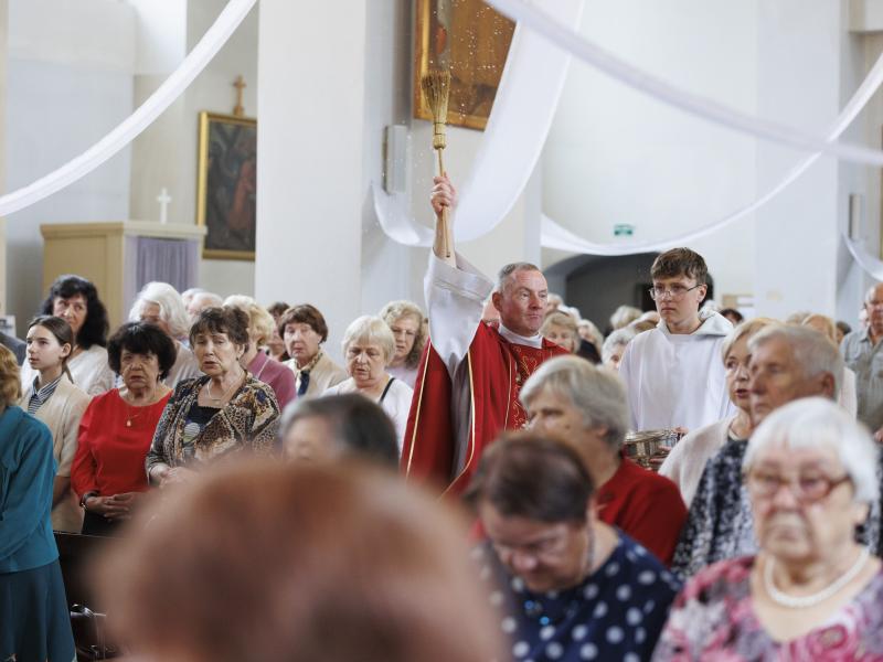 Jonavos Šv. Apaštalo Jokūbo bažnyčiai - 230 metų