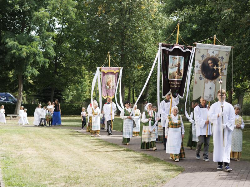 Jonavos Šv. Apaštalo Jokūbo bažnyčiai - 230 metų