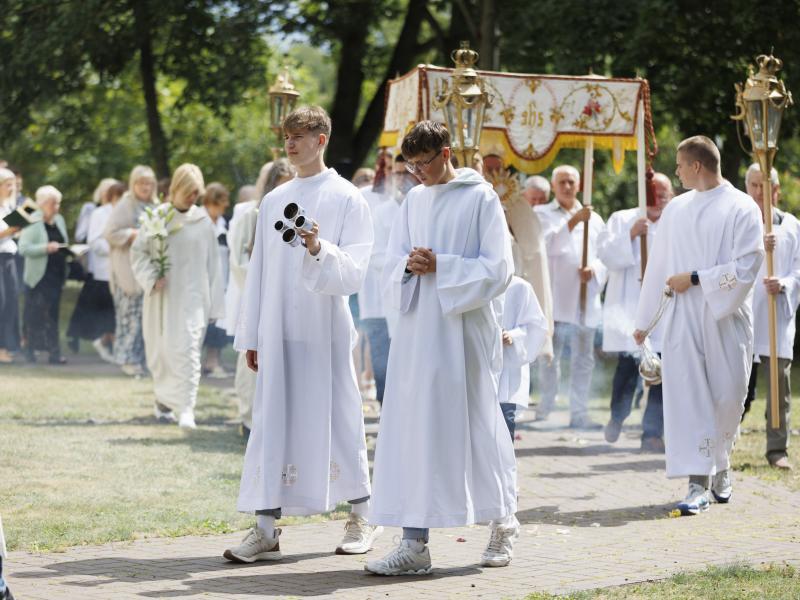 Jonavos Šv. Apaštalo Jokūbo bažnyčiai - 230 metų