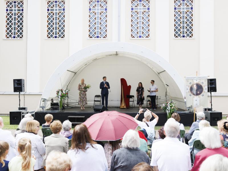 Jonavos Šv. Apaštalo Jokūbo bažnyčiai - 230 metų