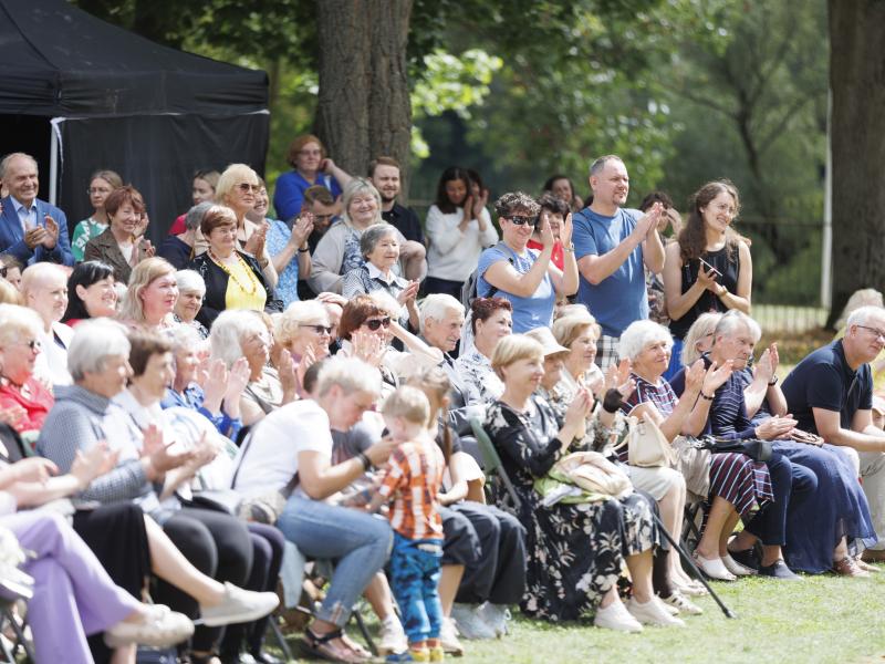 Jonavos Šv. Apaštalo Jokūbo bažnyčiai - 230 metų