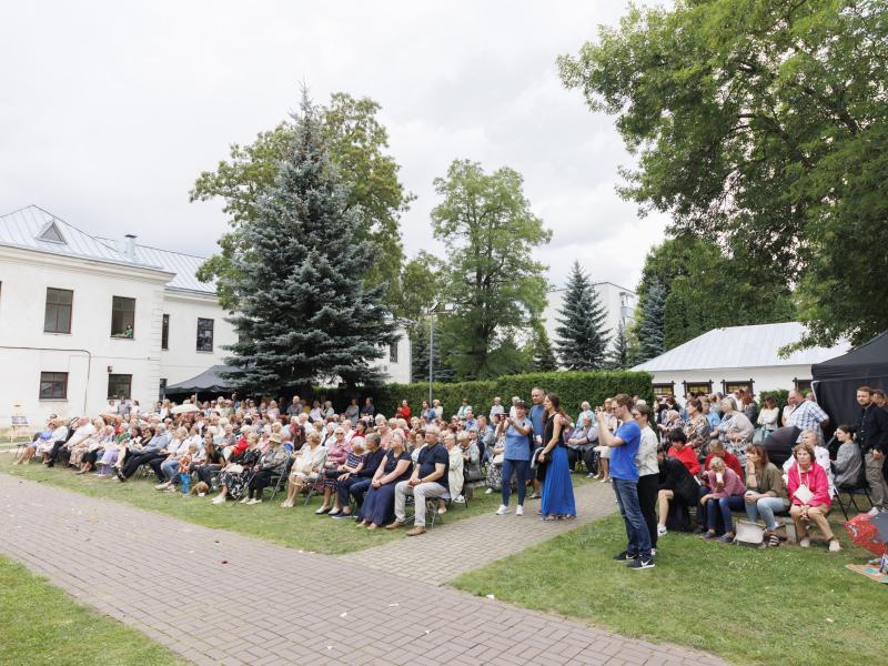 Jonavos Šv. Apaštalo Jokūbo bažnyčiai - 230 metų