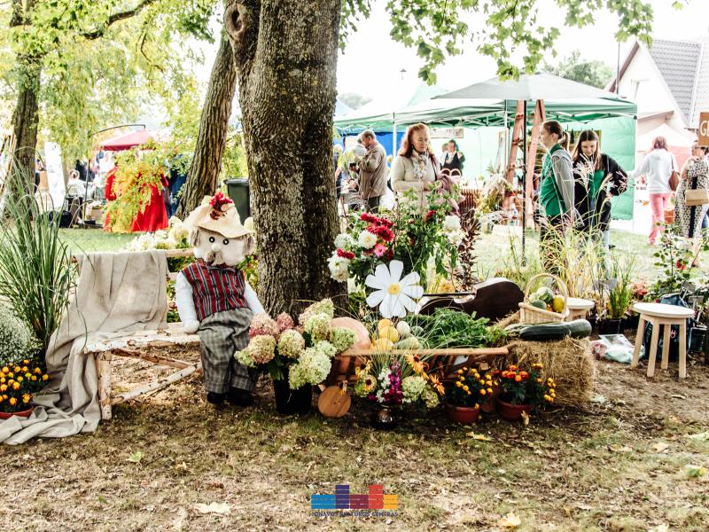  „Rudens šventė. MERGAUTINĖS GODOS JONAVOS TRAKTIERIUJE“