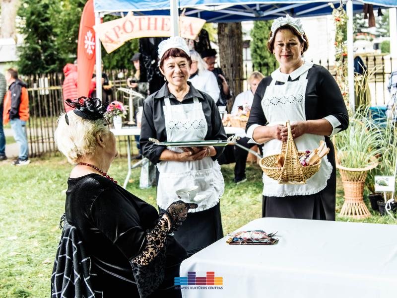 „Rudens šventė. MERGAUTINĖS GODOS JONAVOS TRAKTIERIUJE“