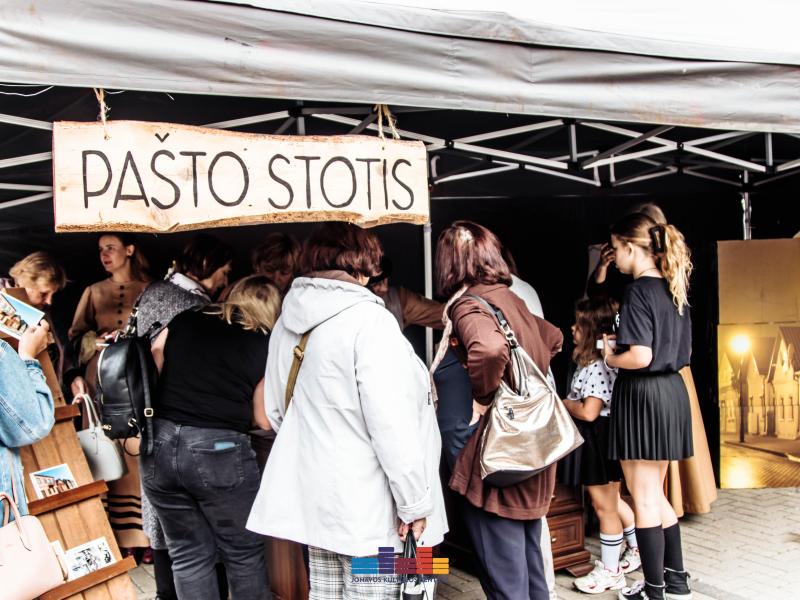  „Rudens šventė. MERGAUTINĖS GODOS JONAVOS TRAKTIERIUJE“
