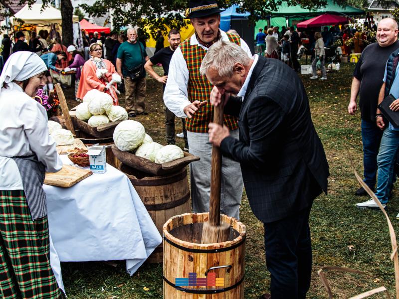  „Rudens šventė. MERGAUTINĖS GODOS JONAVOS TRAKTIERIUJE“