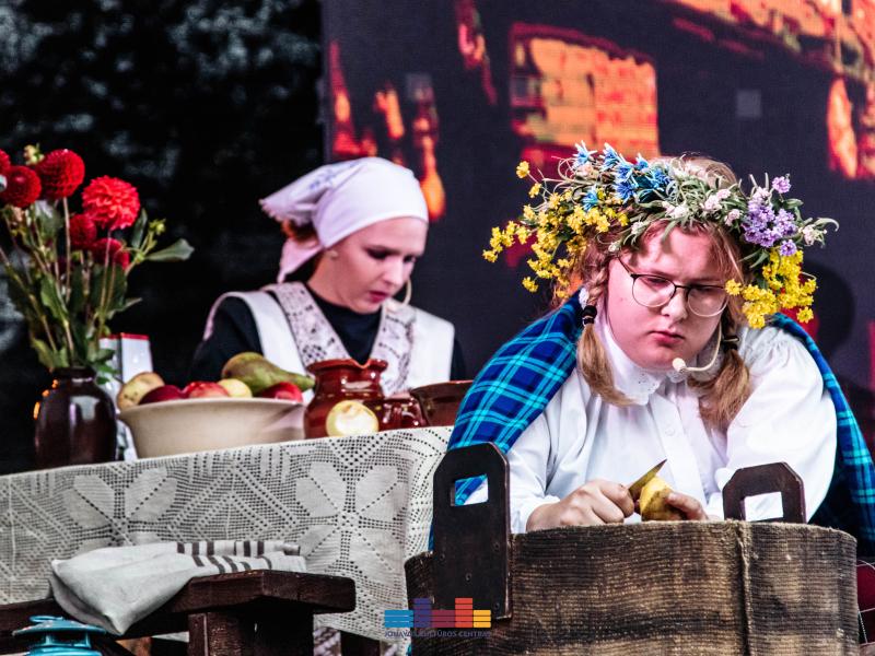  „Rudens šventė. MERGAUTINĖS GODOS JONAVOS TRAKTIERIUJE“