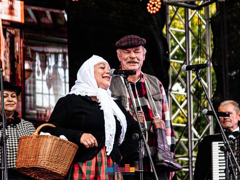  „Rudens šventė. MERGAUTINĖS GODOS JONAVOS TRAKTIERIUJE“