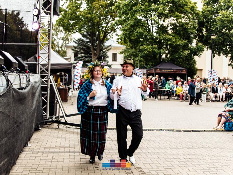  „Rudens šventė. MERGAUTINĖS GODOS JONAVOS TRAKTIERIUJE“