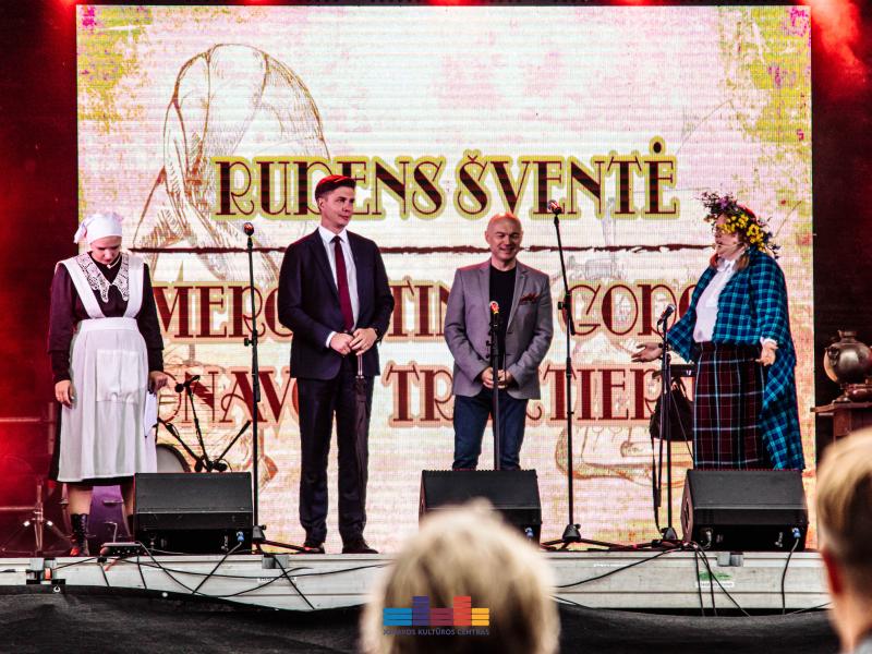  „Rudens šventė. MERGAUTINĖS GODOS JONAVOS TRAKTIERIUJE“