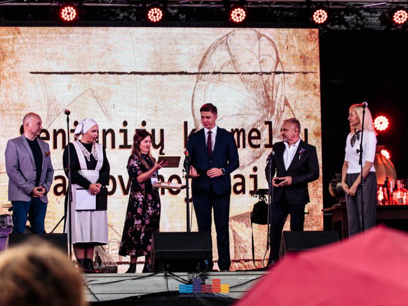  „Rudens šventė. MERGAUTINĖS GODOS JONAVOS TRAKTIERIUJE“